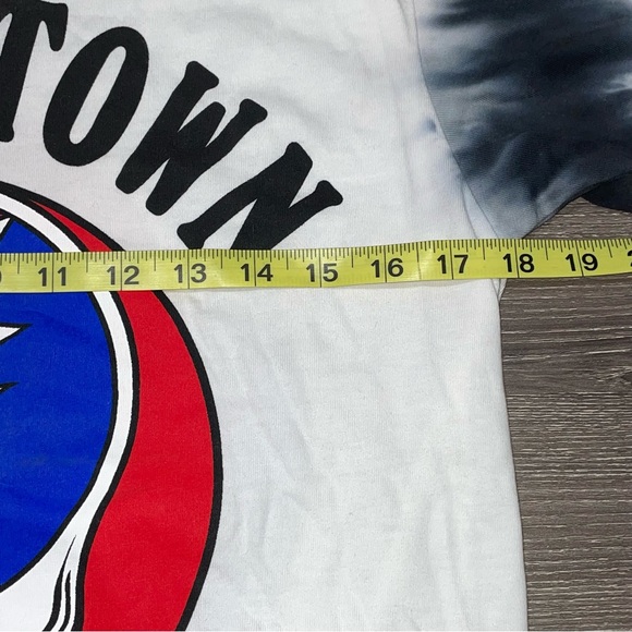 NEW CHINATOWN MARKET x GRATEFUL DEAD Deadtown Tie Dye T-Shirt Men’s Size Small - Picture 5 of 5